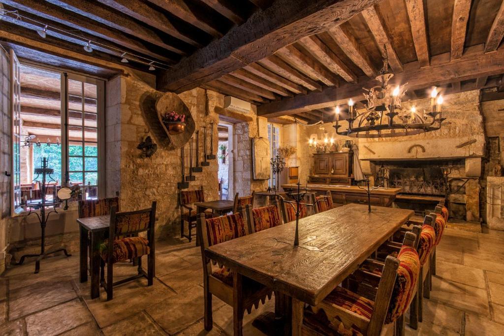 Auberge de l'Abbatiale Auberive Exterior foto